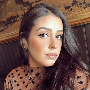 Meet your Posher, Carolina